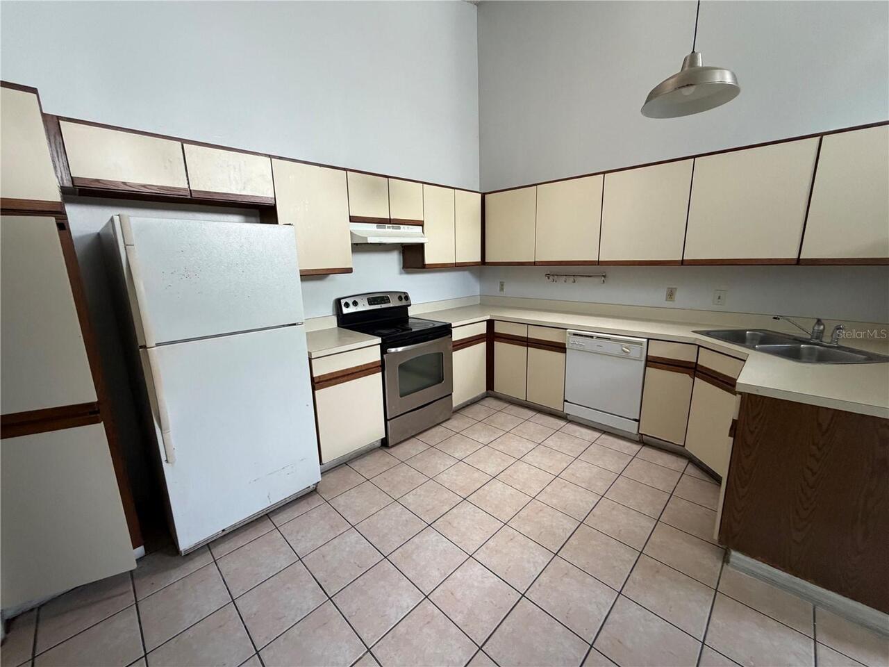 Listing Photo 10