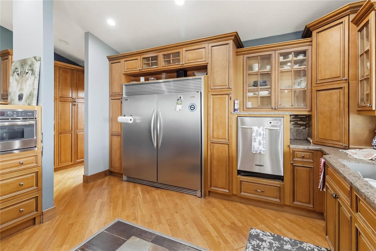 Listing Photo 12