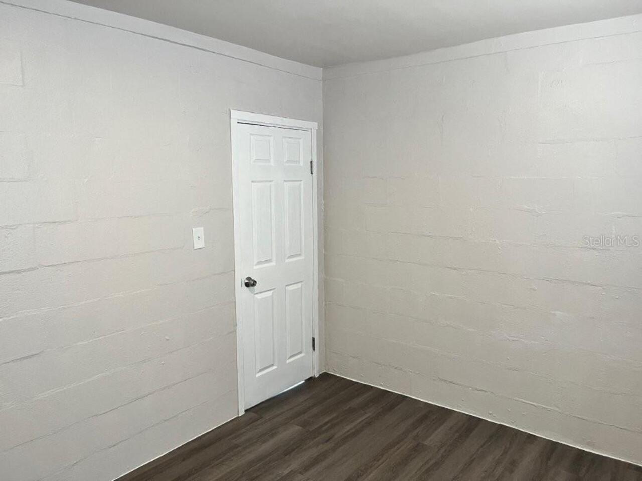 Listing Photo 8