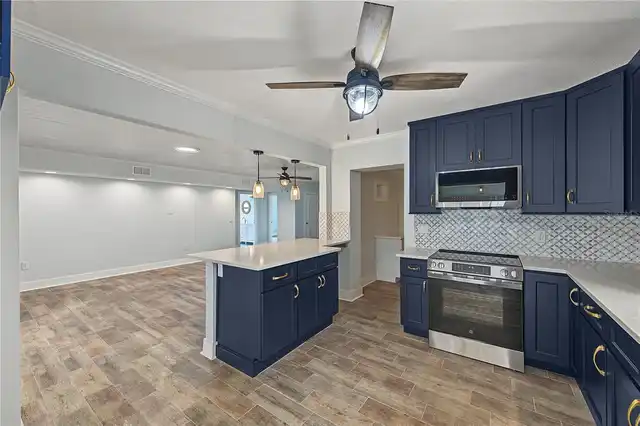 Listing Photo 17