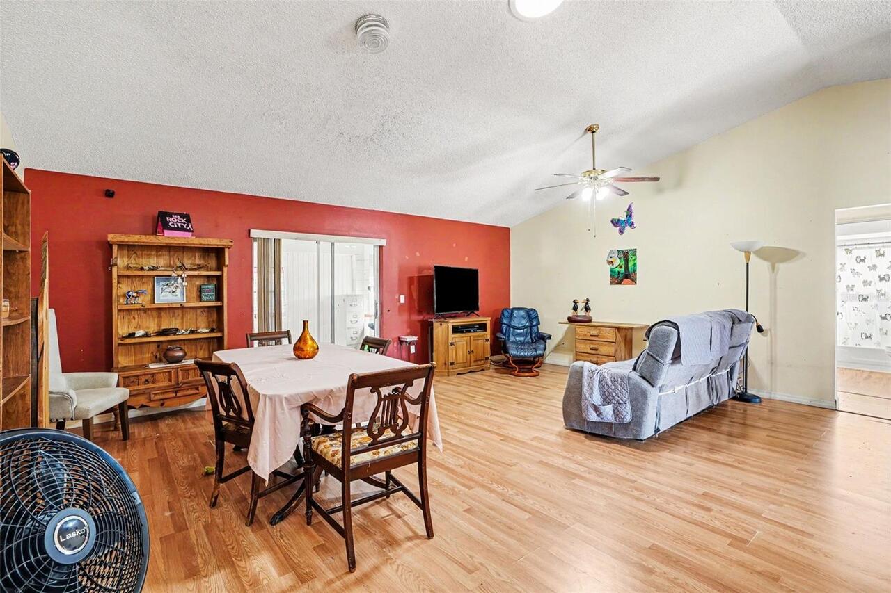 Listing Photo 9