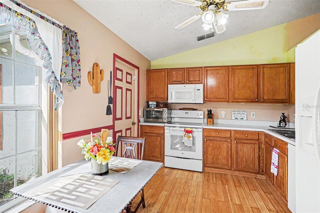 Listing Photo 10