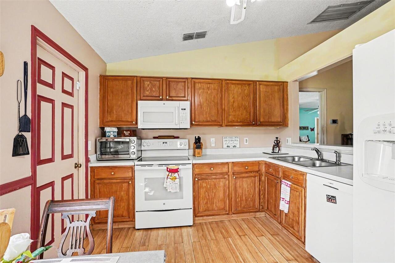 Listing Photo 11