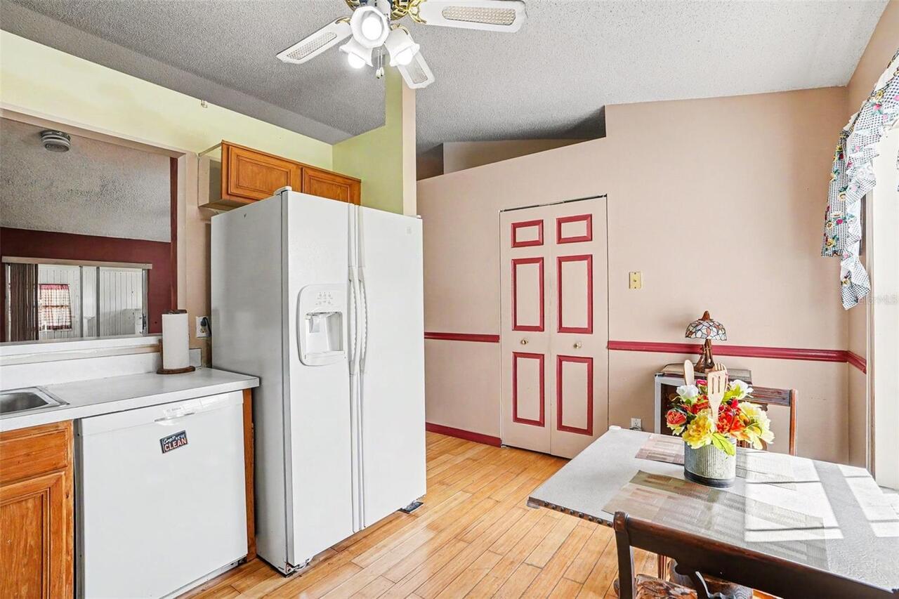 Listing Photo 12