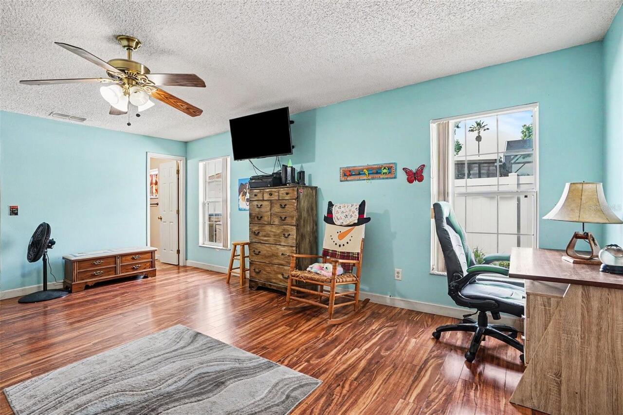 Listing Photo 16