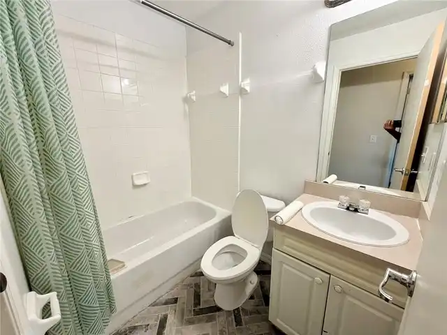 Listing Photo 15