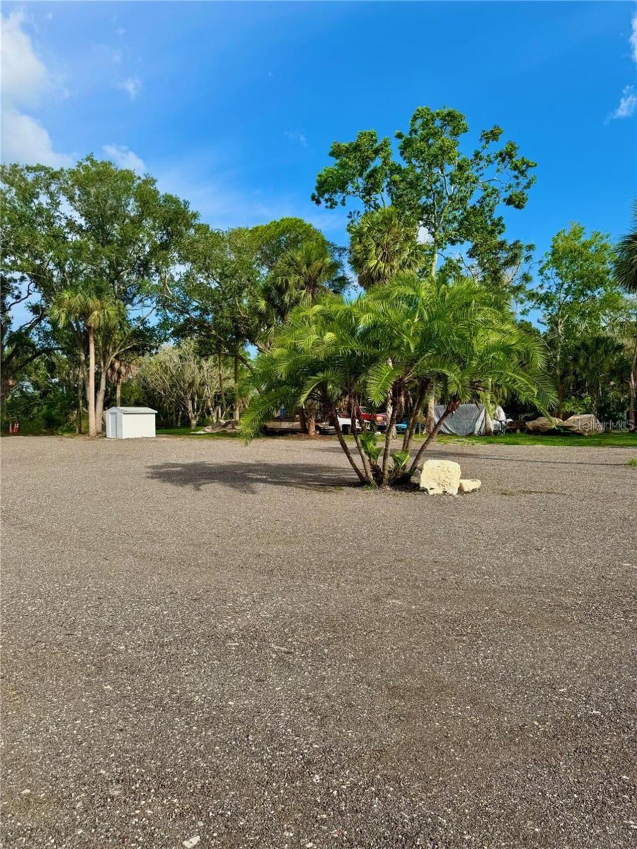 Listing Photo 16