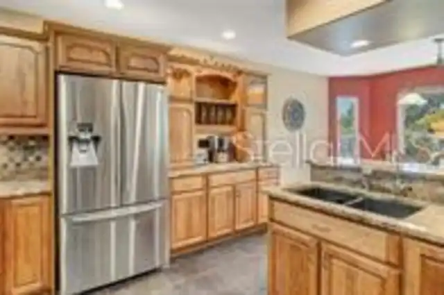 Listing Photo 11