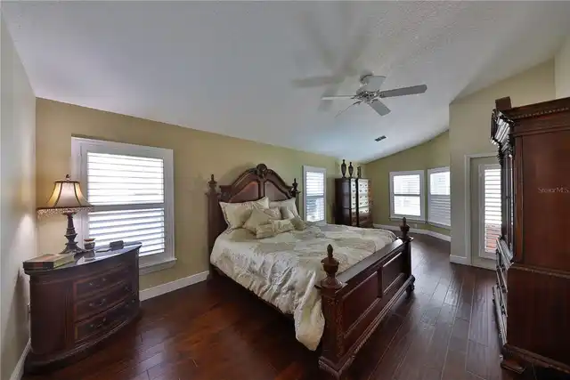 Listing Photo 11