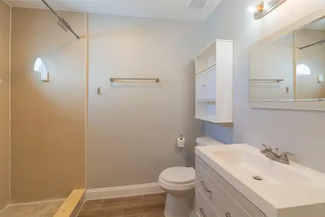 Listing Photo 16