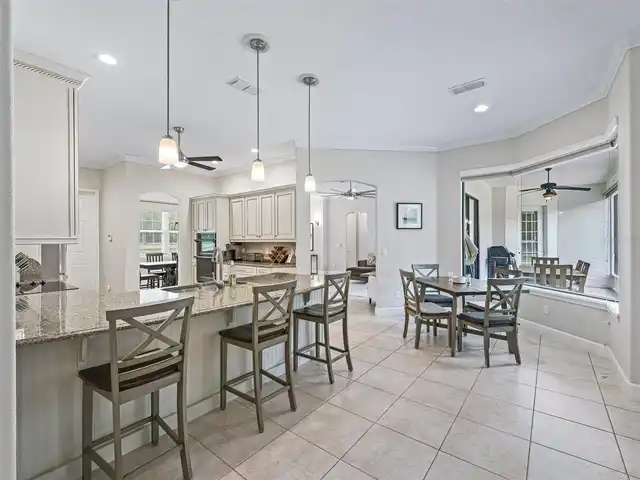 Listing Photo 16