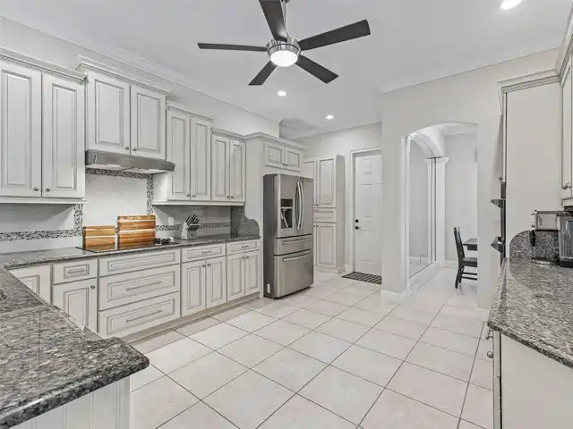 Listing Photo 18