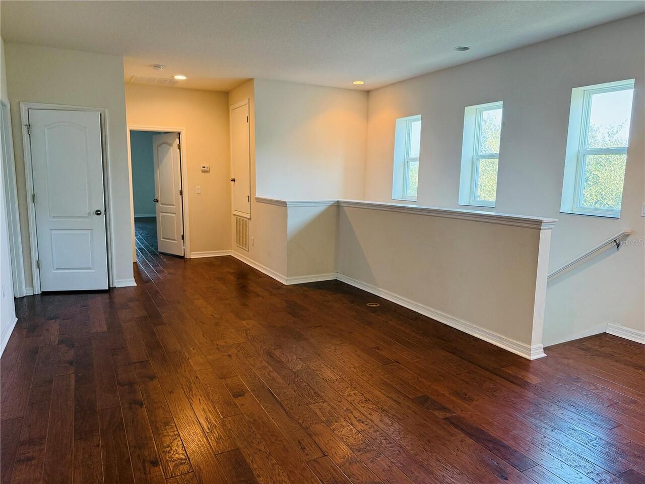 Listing Photo 11