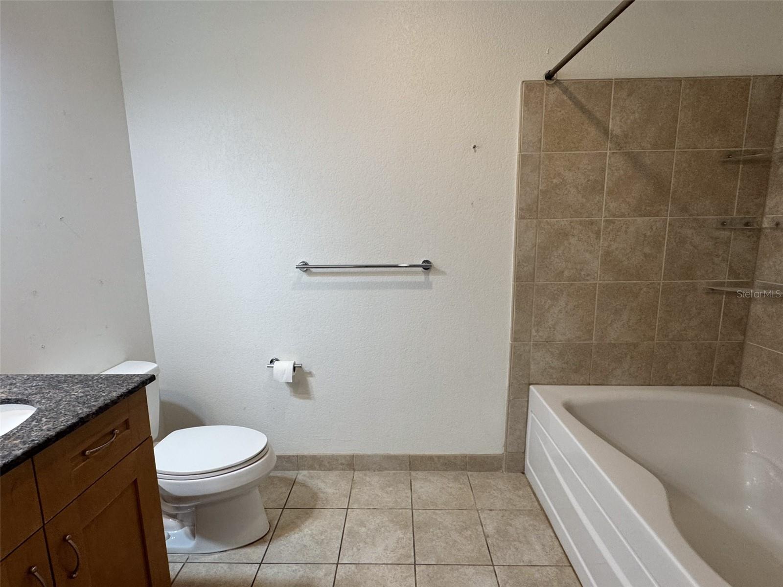 Listing Photo 11