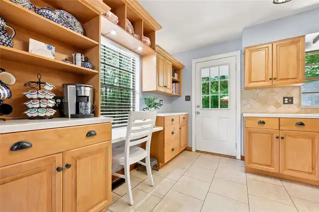 Listing Photo 10