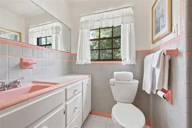 Listing Photo 16