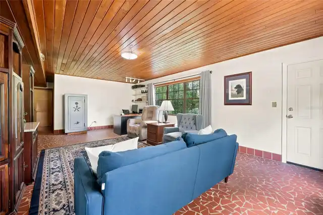 Listing Photo 23