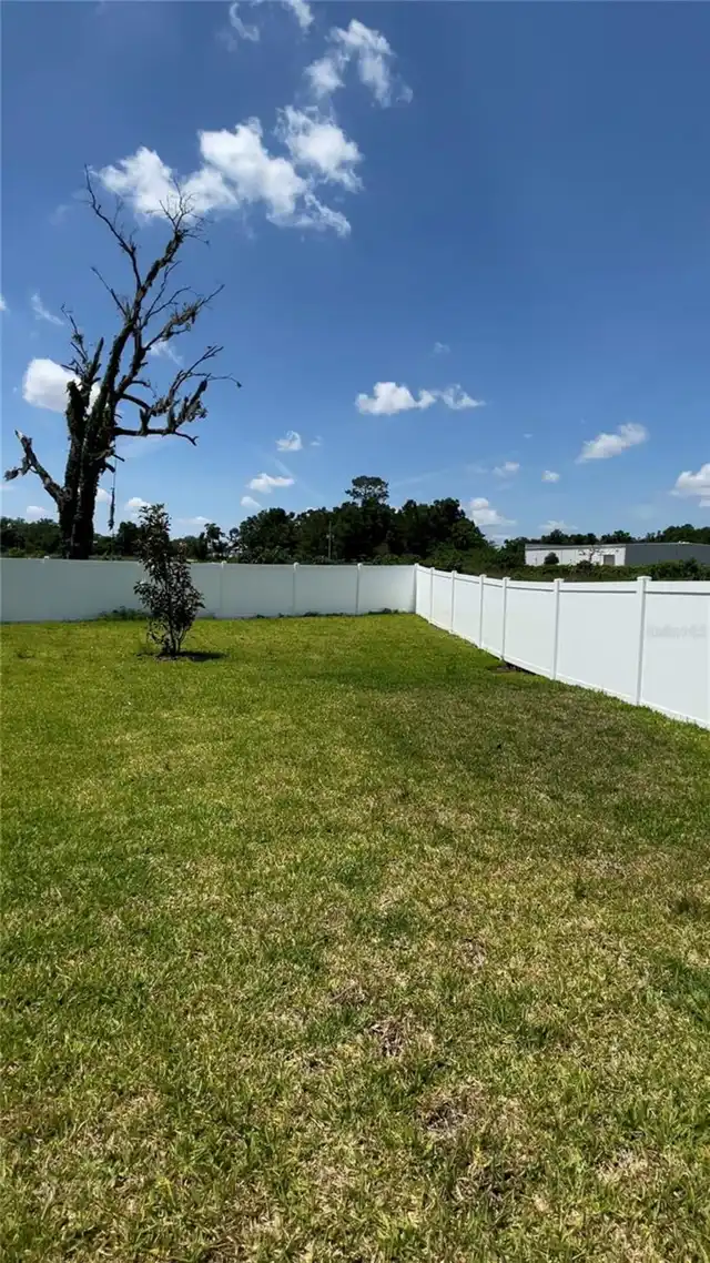 Listing Photo 11