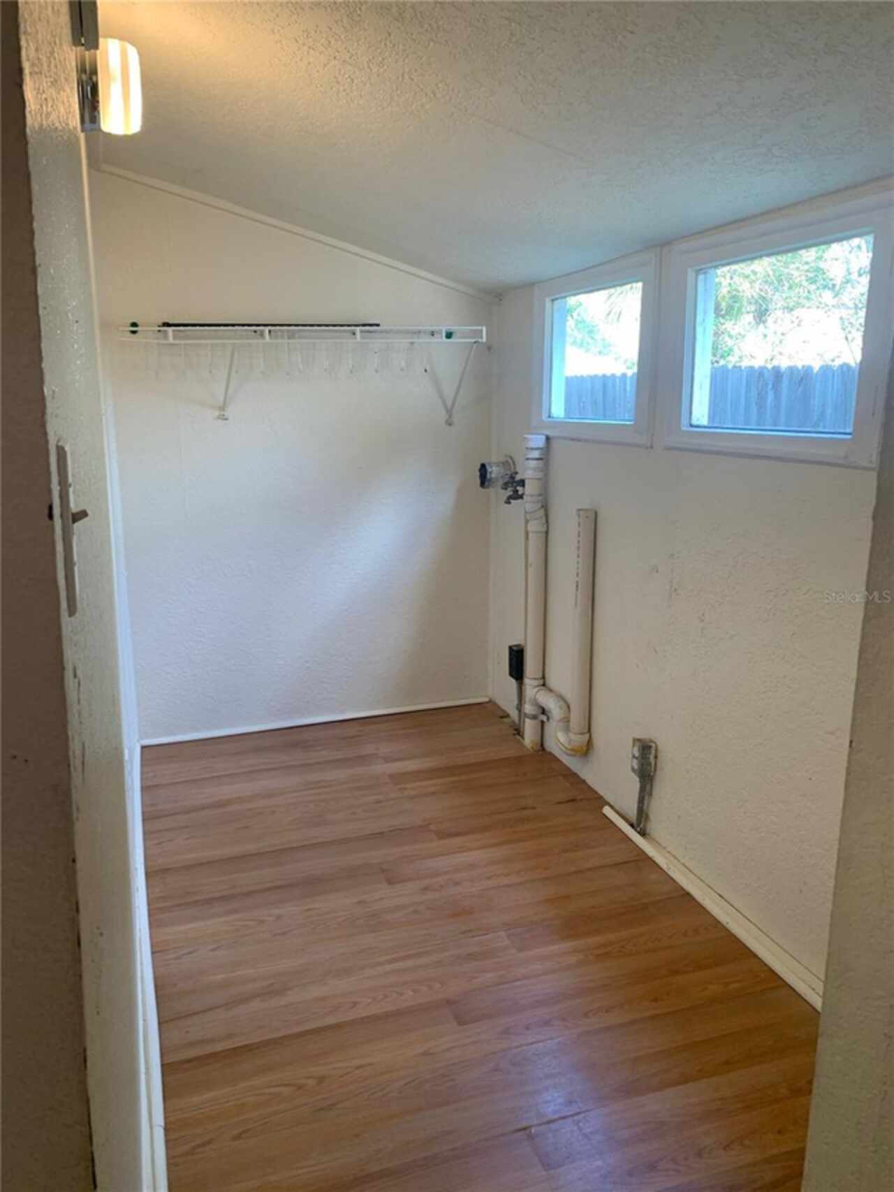 Listing Photo 11