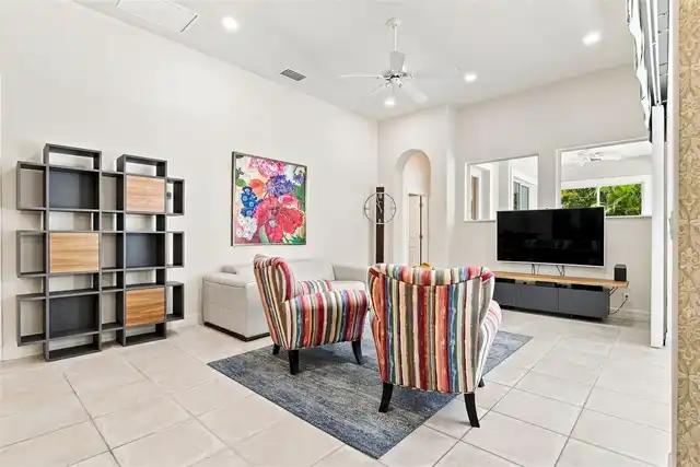 Listing Photo 14