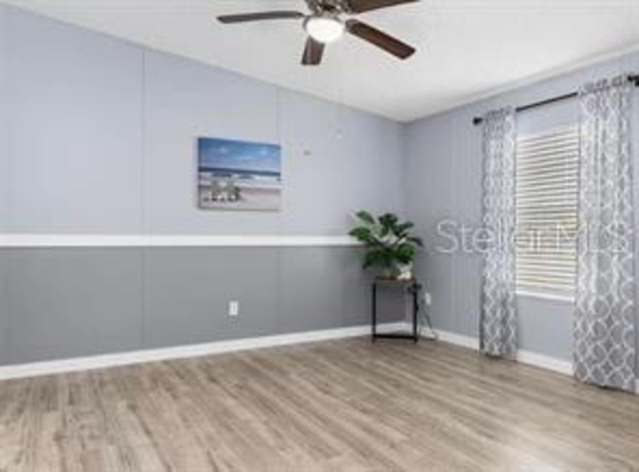 Listing Photo 9