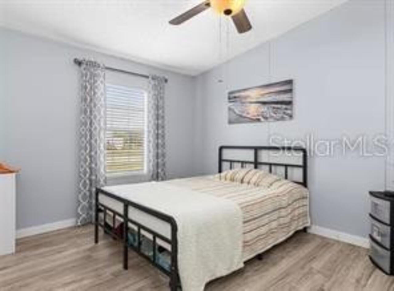 Listing Photo 12
