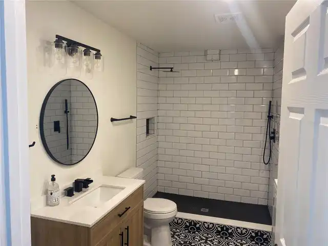 Listing Photo 11