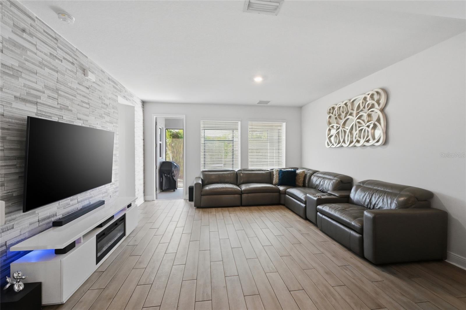 Listing Photo 14