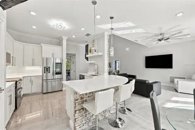 Listing Photo 11