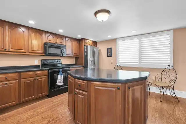 Listing Photo 13