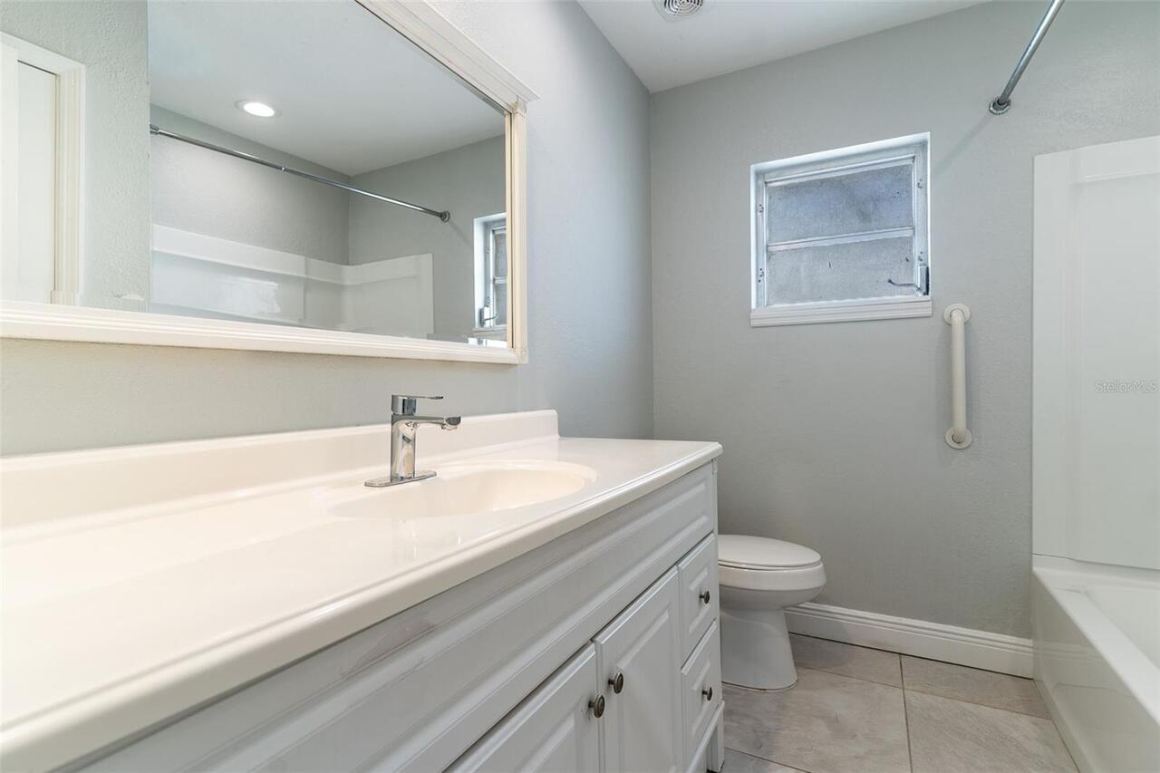 Listing Photo 11