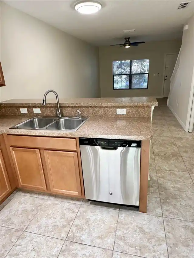 Listing Photo 8