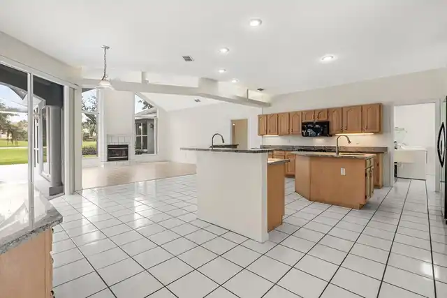Listing Photo 16