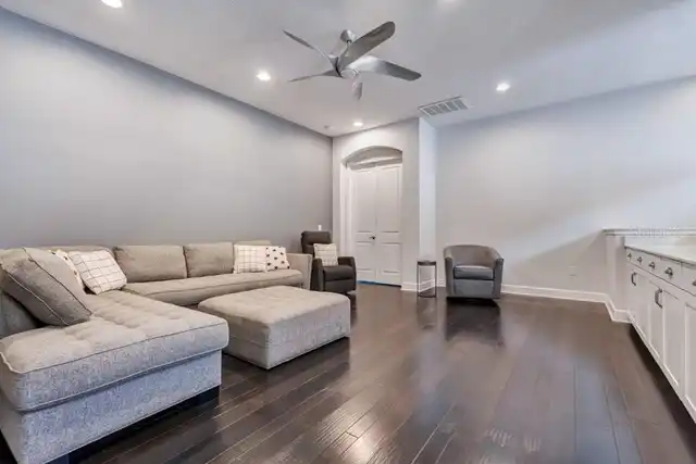 Listing Photo 15