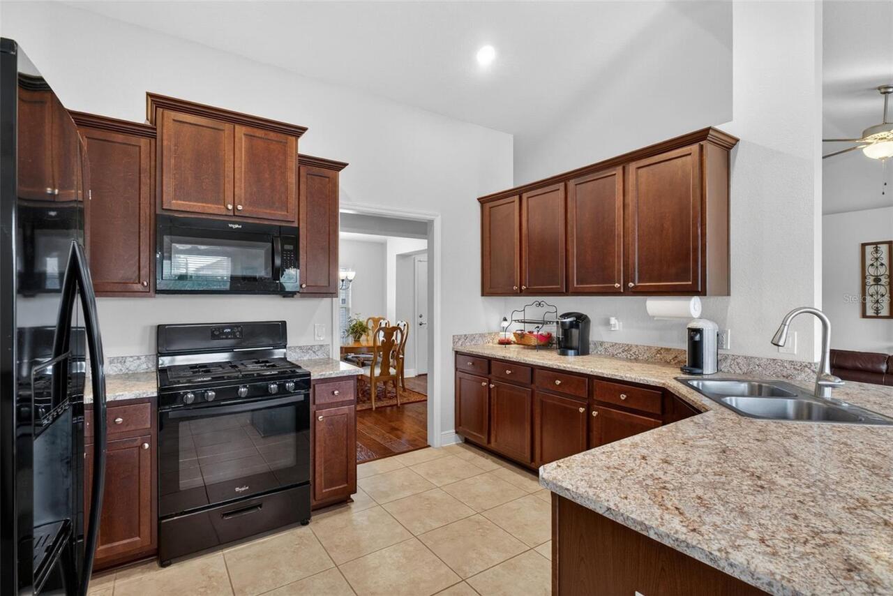 Listing Photo 12