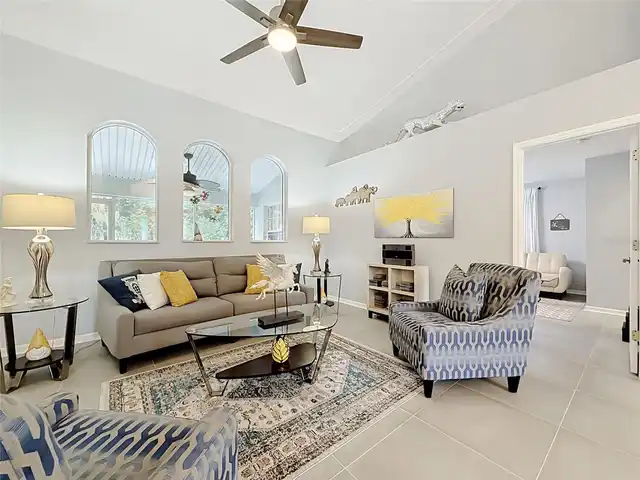 Listing Photo 9