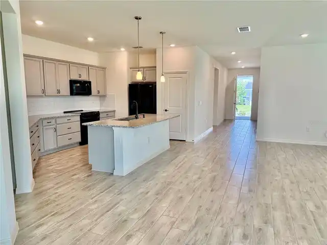 Listing Photo 7