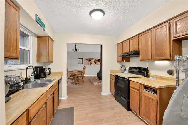Listing Photo 7