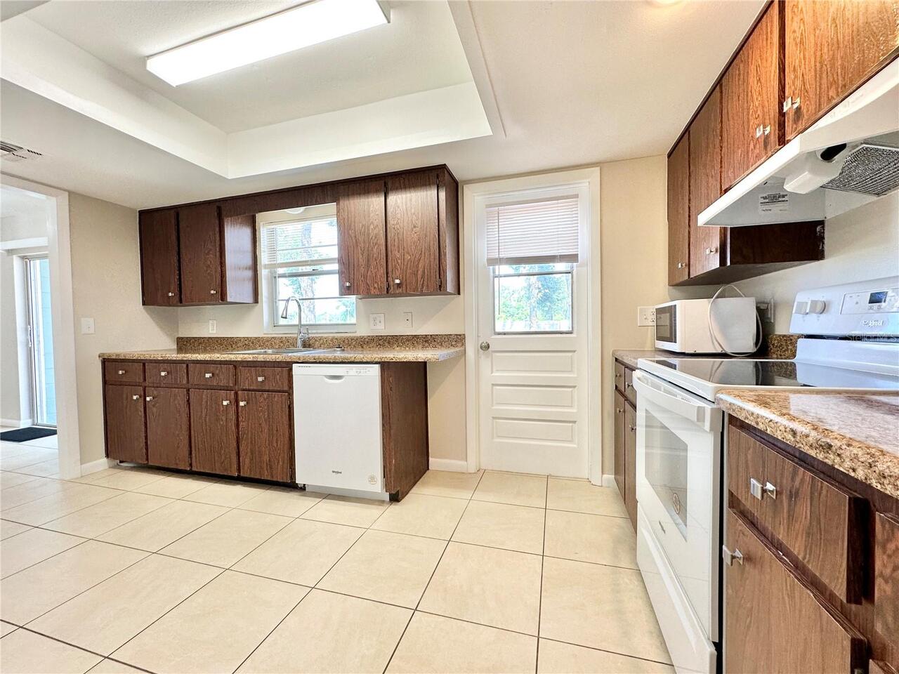 Listing Photo 7