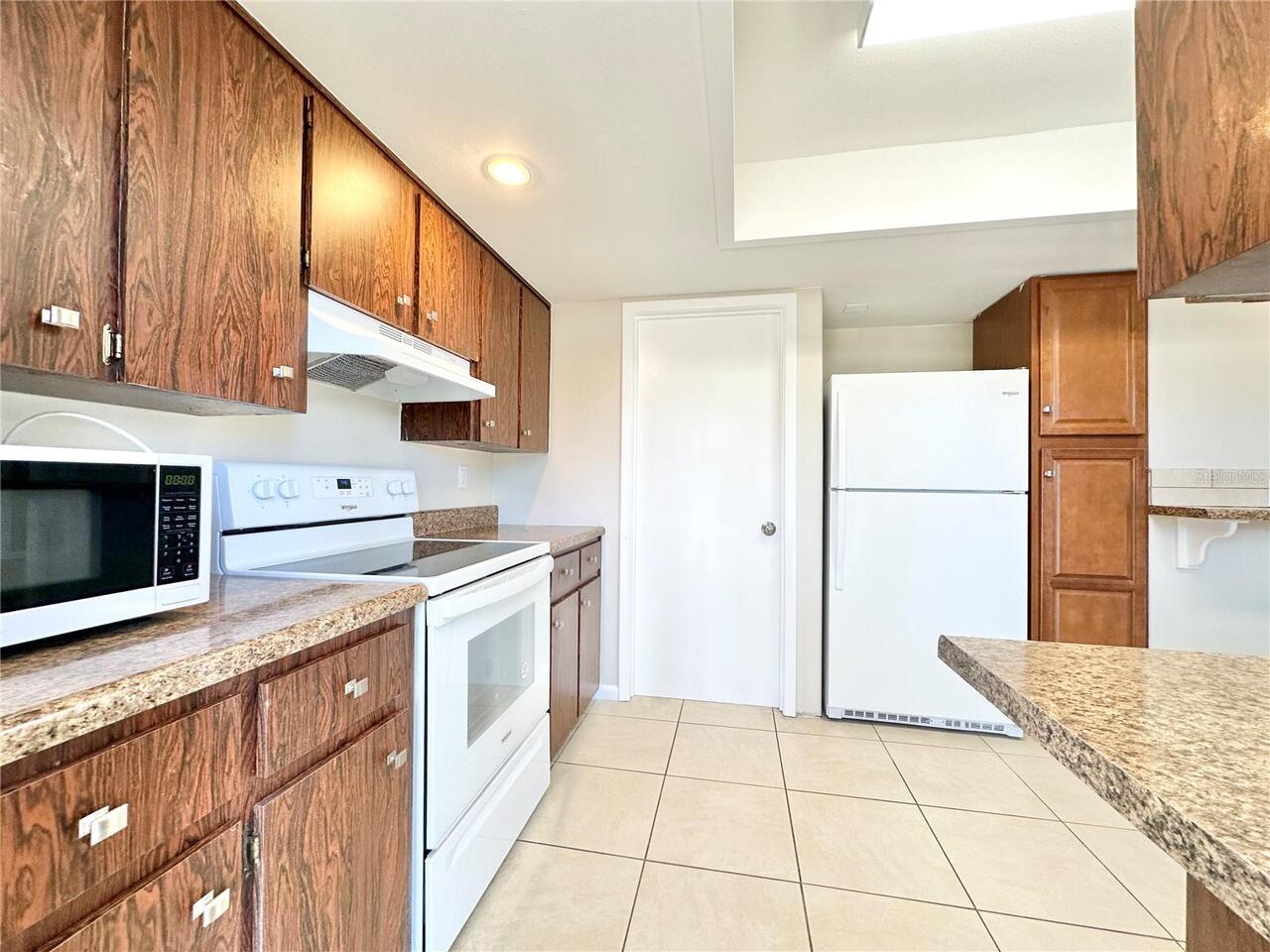 Listing Photo 9