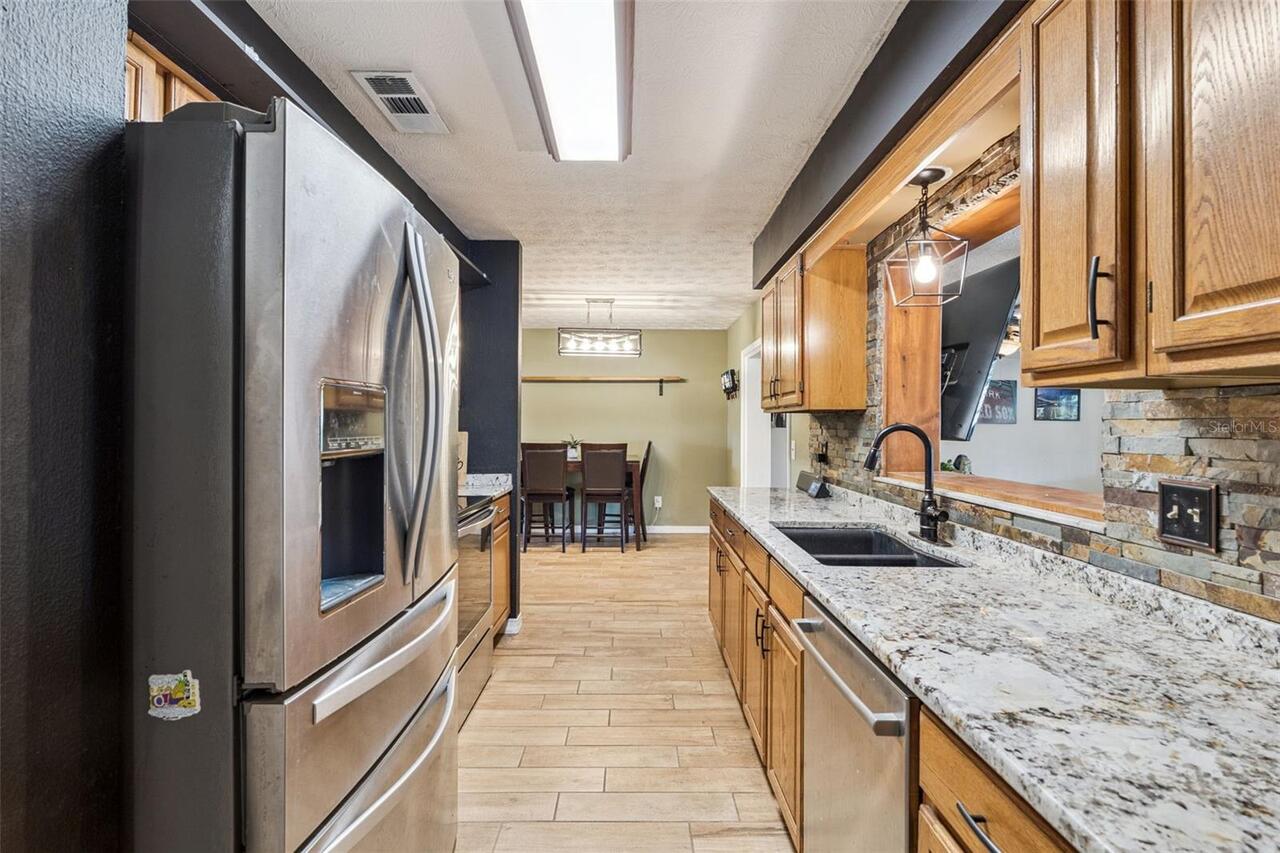 Listing Photo 8