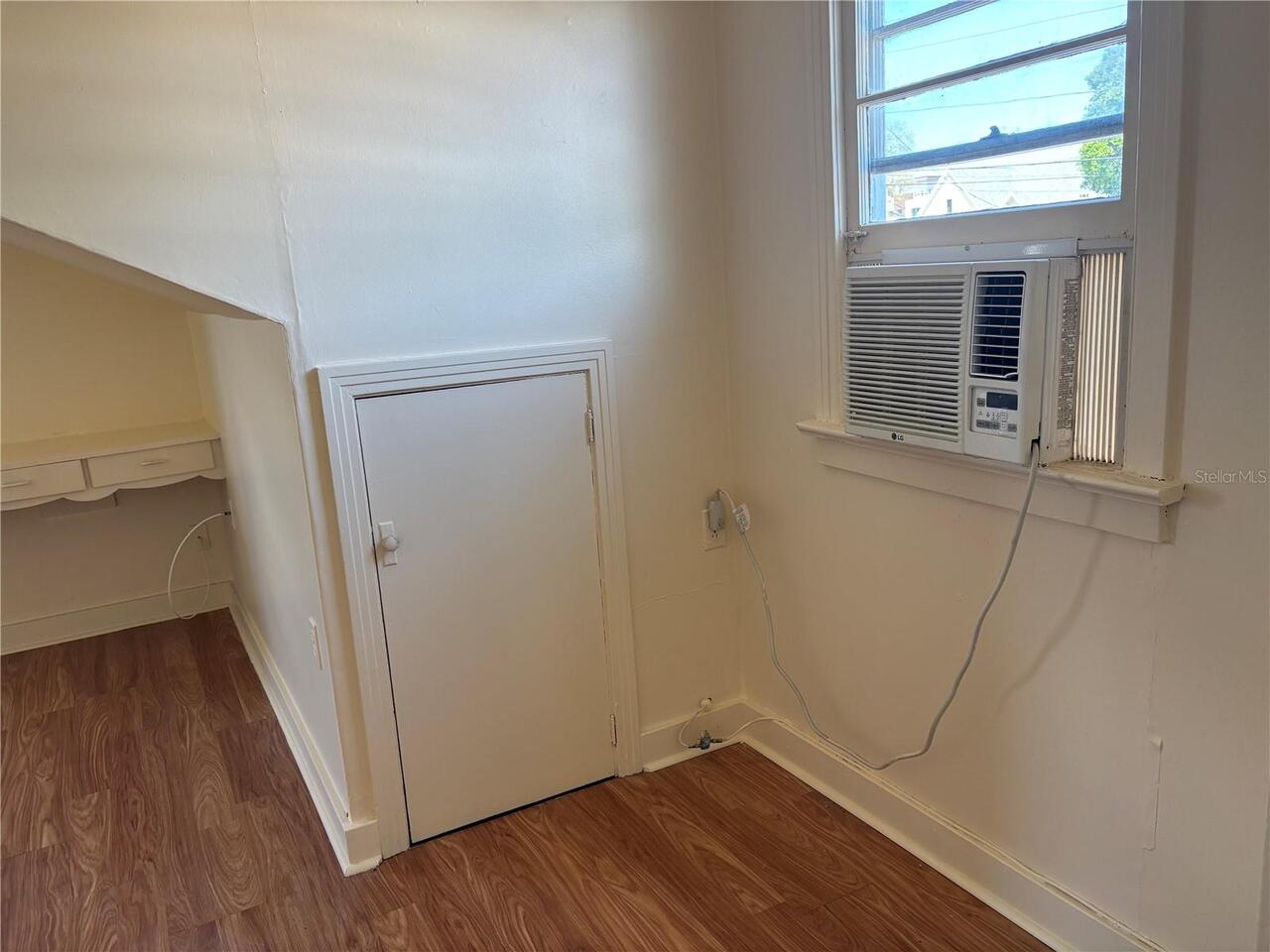Listing Photo 10