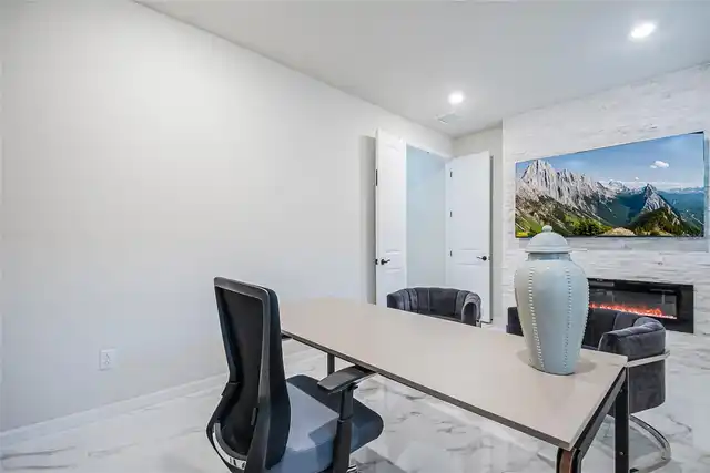 Listing Photo 9