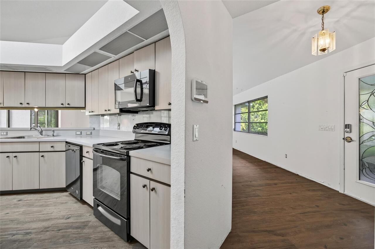 Listing Photo 16