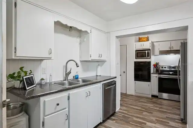 Listing Photo 8