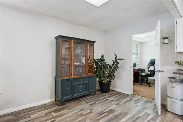 Listing Photo 9