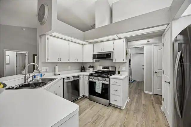 Listing Photo 17