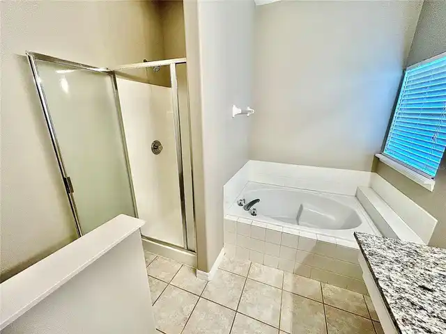 Listing Photo 11