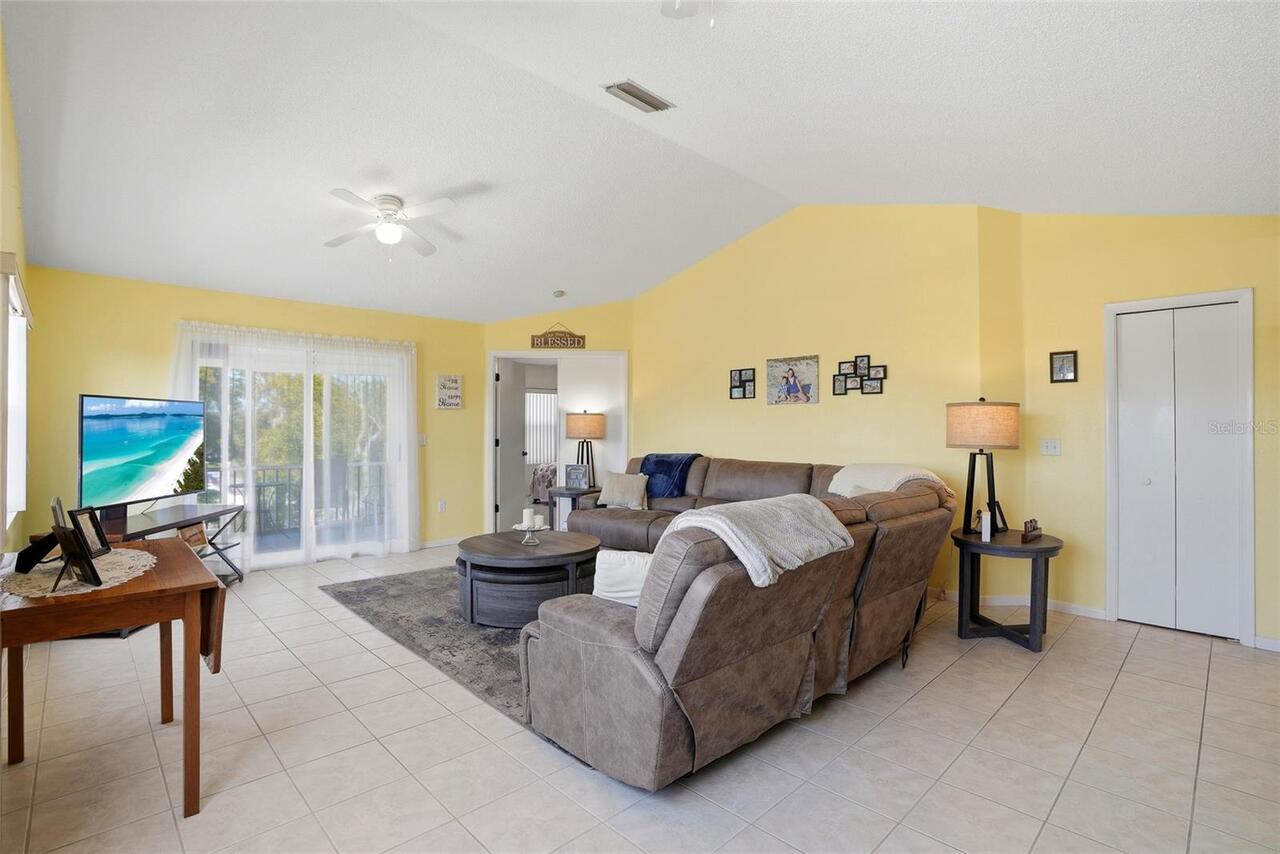 Listing Photo 14