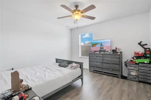 Listing Photo 16